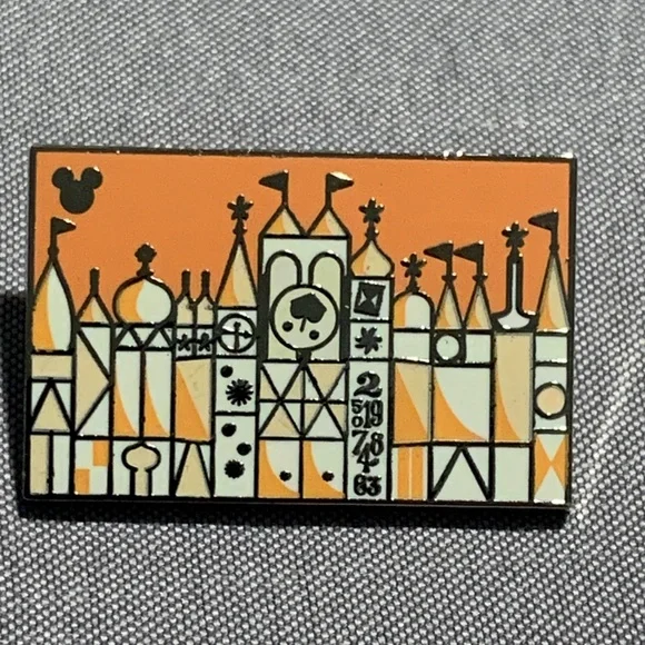 DISNEY HIDDEN MICKEY PIN 2019 STYLIZED ATTRACTIONS - IT'S A SMALL WORLD - Picture 1 of 3